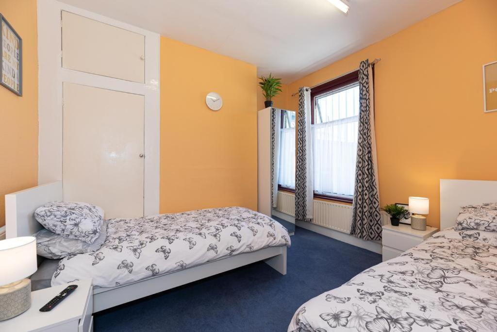Barking Road Comfy House Apartamento Londres Exterior foto