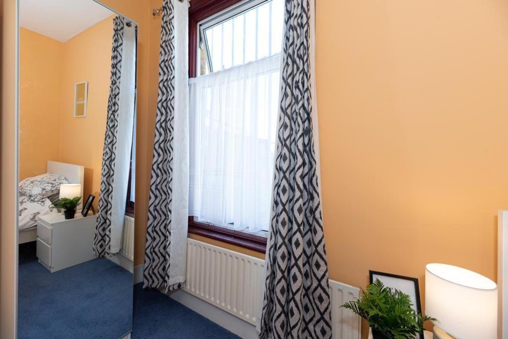 Barking Road Comfy House Apartamento Londres Exterior foto