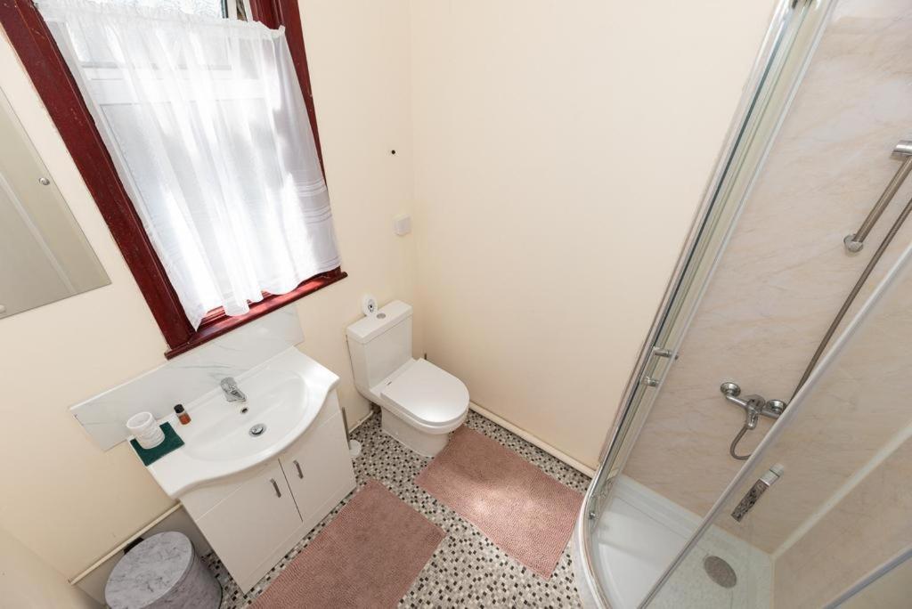 Barking Road Comfy House Apartamento Londres Exterior foto